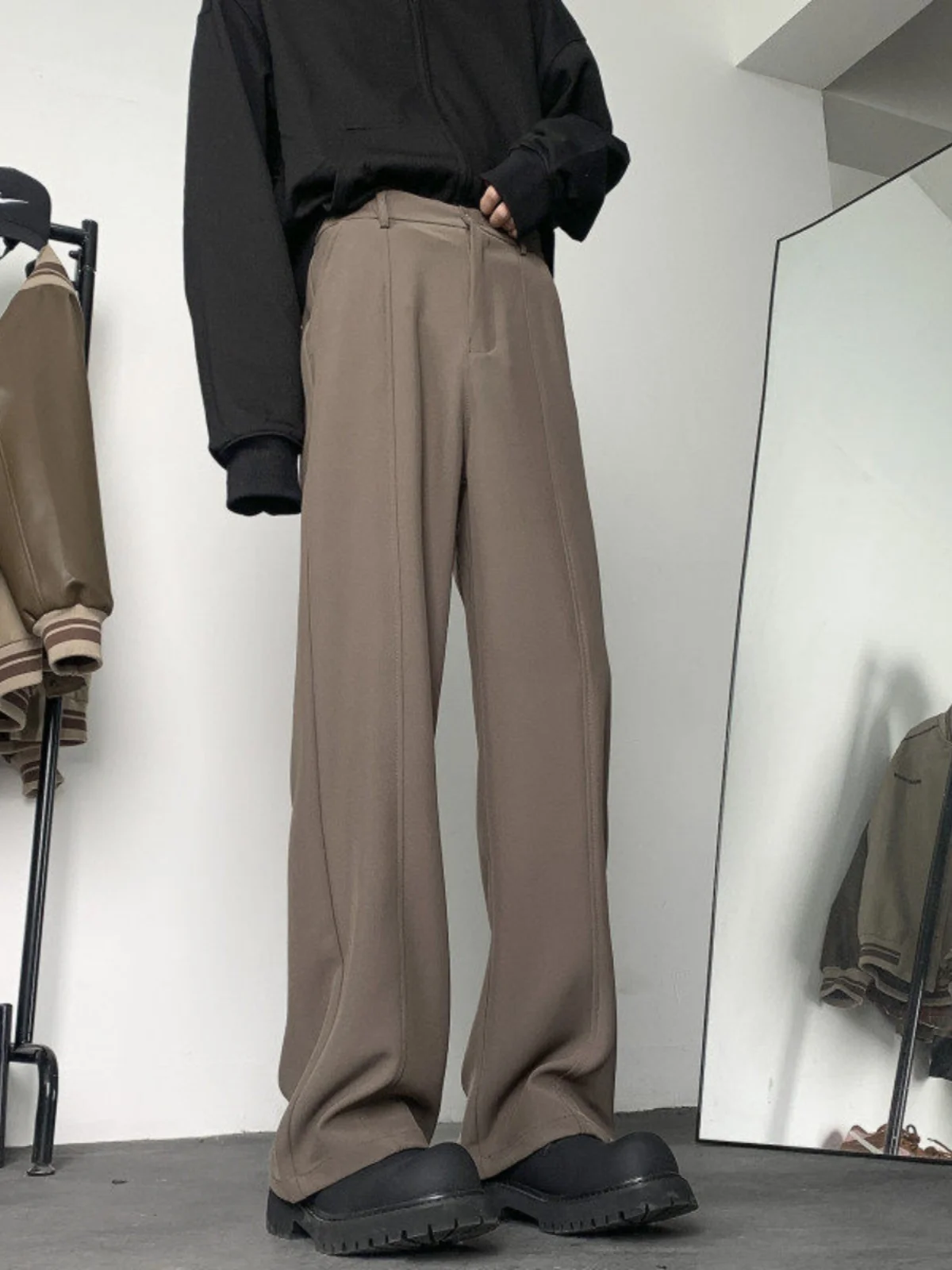 Cleanfit Neapolitan Men's Summer Thin High Waist Ice Silk Suit Pants Casual Long Trousers Faionable Brand Loose Fit Straigh...
Cleanfit Neapolitan Men's Summer Thin High Waist Ice Silk Suit Pants Casual Long Trousers Faionable Brand Loose Fit Straigh...