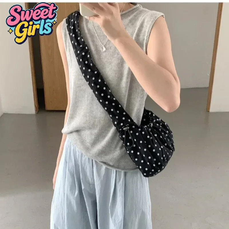 Casual Simple Polka Dots Handbag Fashionable Large Capacity Commuting Bag Tote Bag Drawstring Pleated Dumpling Bag
Casual Simple Polka Dots Handbag Fashionable Large Capacity Commuting Bag Tote Bag Drawstring Pleated Dumpling Bag
