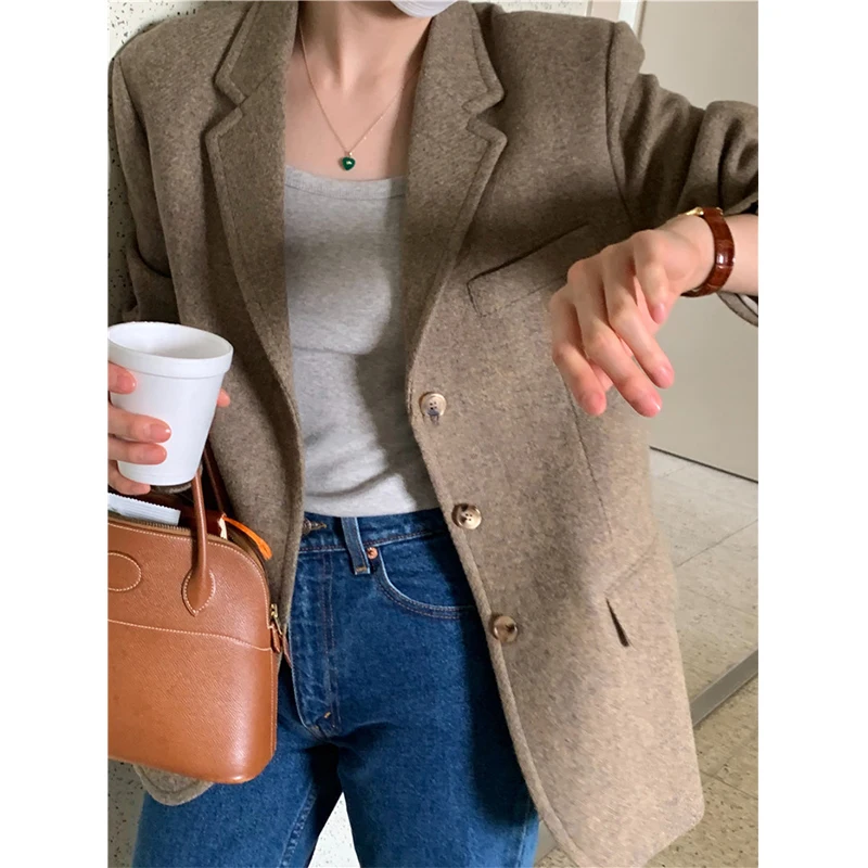Retro Briti Sle Women's Woolen Suit Jaet Mint een Long Sve Commute Faion Classic Color Pure Sle Ladies Coat
Retro Briti Sle Women's Woolen Suit Jaet Mint een Long Sve Commute Faion Classic Color Pure Sle Ladies Coat