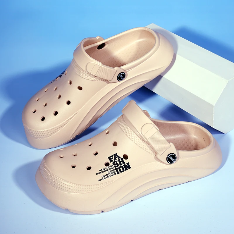 Hole Shoes Men's Summer Ligtweight EVA Trend Home Sandals Clogs Shoes Men Baotou Slippers Outdoor Comfortable Sandals Size 39-45
Hole Shoes Men's Summer Ligtweight EVA Trend Home Sandals Clogs Shoes Men Baotou Slippers Outdoor Comfortable Sandals Size 39-45