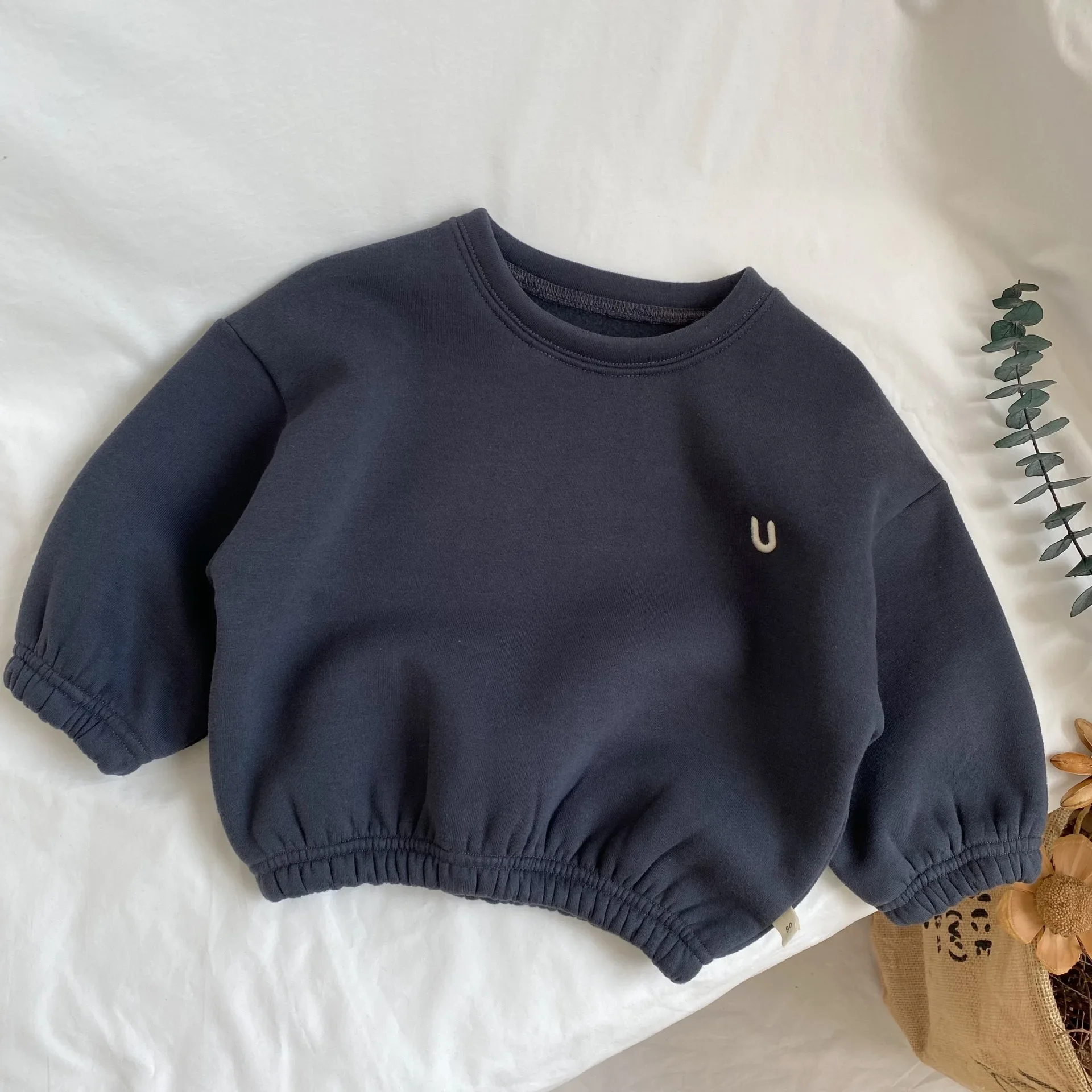 kids Korean Autumn New Children's Letter Embroidery Fleece Sweater Waist Pullover girls clothes
kids Korean Autumn New Children's Letter Embroidery Fleece Sweater Waist Pullover girls clothes