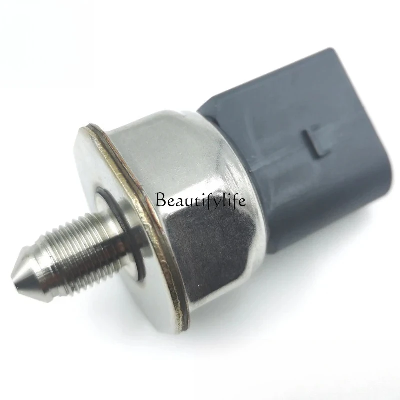 OE: 55PP33-02 A2711530328 Suitable for fuel rail pressure sensor
OE: 55PP33-02 A2711530328 Suitable for fuel rail pressure sensor