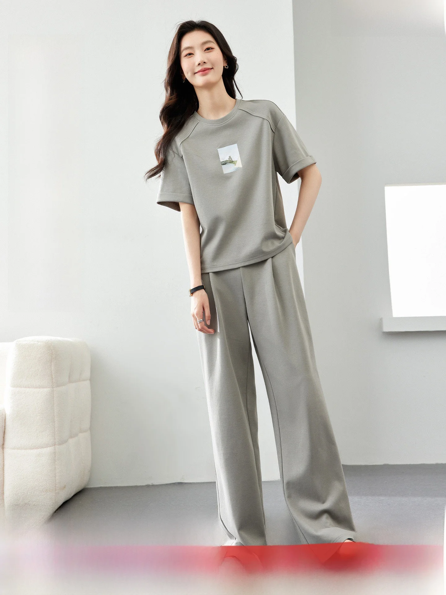 Simple Commute Light Grey Print T-Shirt Set Loose Top Bottoms Casual Two-Piece Suit Summer New Arrival Women's Fashion
Simple Commute Light Grey Print T-Shirt Set Loose Top Bottoms Casual Two-Piece Suit Summer New Arrival Women's Fashion