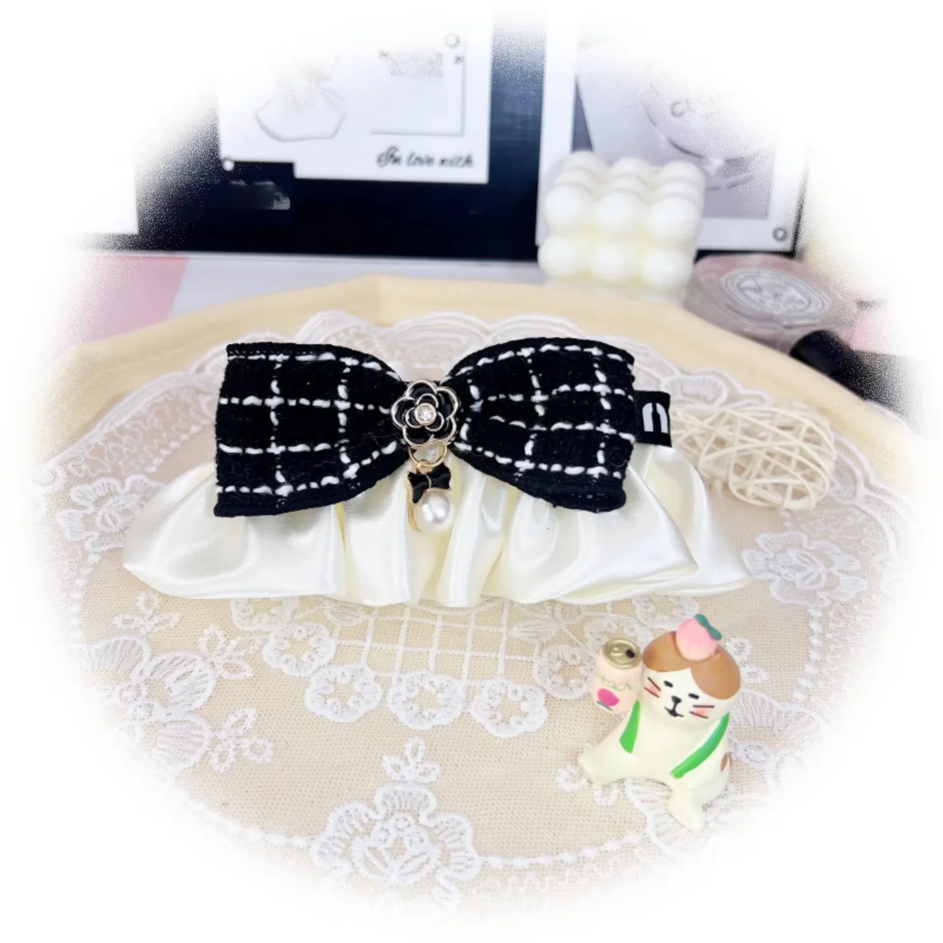 Cat Collar scarf Pearl Bow & Floral Bib for Cats and Small Dogs Pet Dool Scarf Bib Pet Necklace Accessories Pure Hand cat stuff
Cat Collar scarf Pearl Bow & Floral Bib for Cats and Small Dogs Pet Dool Scarf Bib Pet Necklace Accessories Pure Hand cat stuff