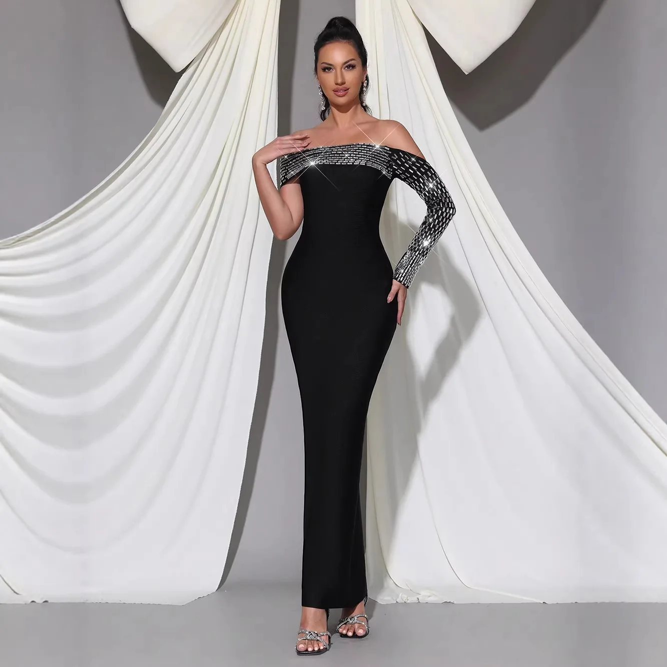 Exotic Sexy Shoulder Bared Long Evening Gown with Heavy Rhinestone Single Shoulder Long Sleeve Wrap around Knitted Dress for ...
Exotic Sexy Shoulder Bared Long Evening Gown with Heavy Rhinestone Single Shoulder Long Sleeve Wrap around Knitted Dress for ...