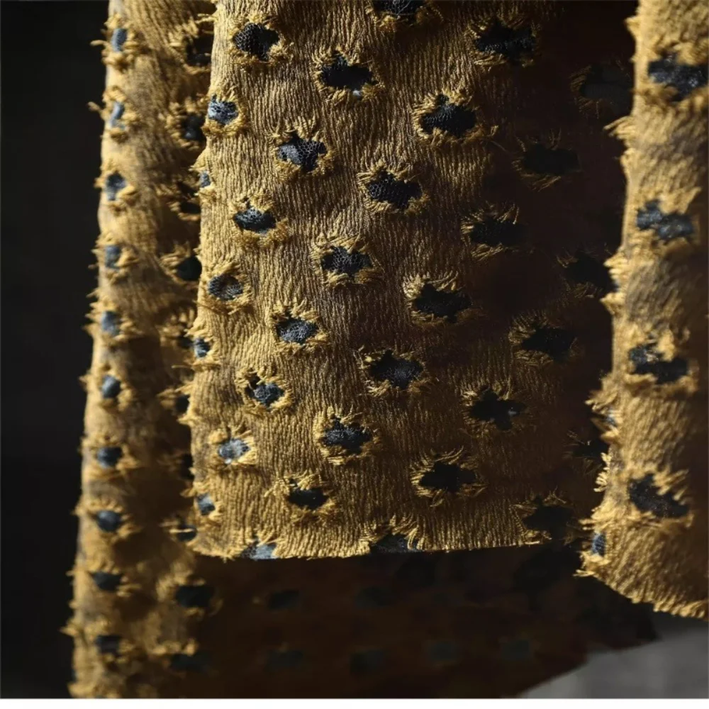 Желто-коричневая кружевная ткань с вырезами и перфорацией для винтажной верхней одежды, дизайнерская ткань для шитья своими руками, материал на метр
Желто-коричневая кружевная ткань с вырезами и перфорацией для винтажной верхней одежды, дизайнерская ткань для шитья своими руками, материал на метр