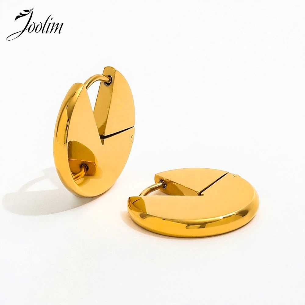 Joolim Jewelry High Quality PVD Wholesale Fashion Chunky Round Cake Flying Saucer Huggie Stainless Steel Earring for Women 
Joolim Jewelry High Quality PVD Wholesale Fashion Chunky Round Cake Flying Saucer Huggie Stainless Steel Earring for Women
