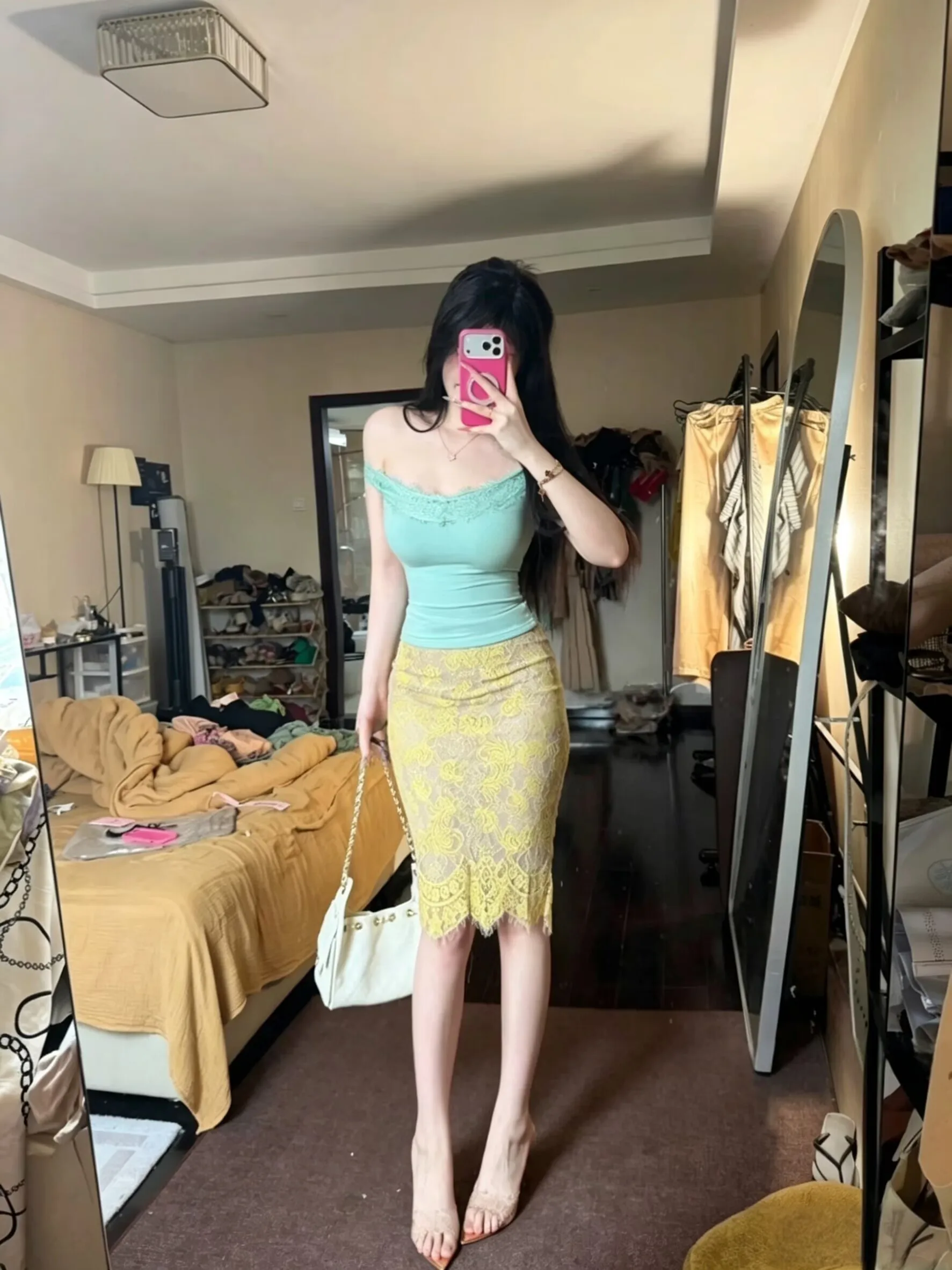 Slim Fit Knitted T-Shirt Lace Paneling V-Neck Half Body Skirt Two-Piece Set Women's High Waist Lace Effect Skirt
Slim Fit Knitted T-Shirt Lace Paneling V-Neck Half Body Skirt Two-Piece Set Women's High Waist Lace Effect Skirt