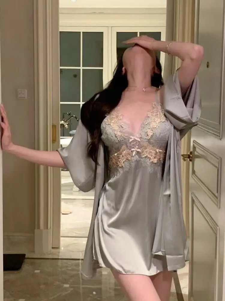 Sexy Deep V Neck Lace Trim Ice Silk Robe Set with Chest Pad Sister Good Kill Elegantly Designed Strap Sleepwear for Youth
Sexy Deep V Neck Lace Trim Ice Silk Robe Set with Chest Pad Sister Good Kill Elegantly Designed Strap Sleepwear for Youth