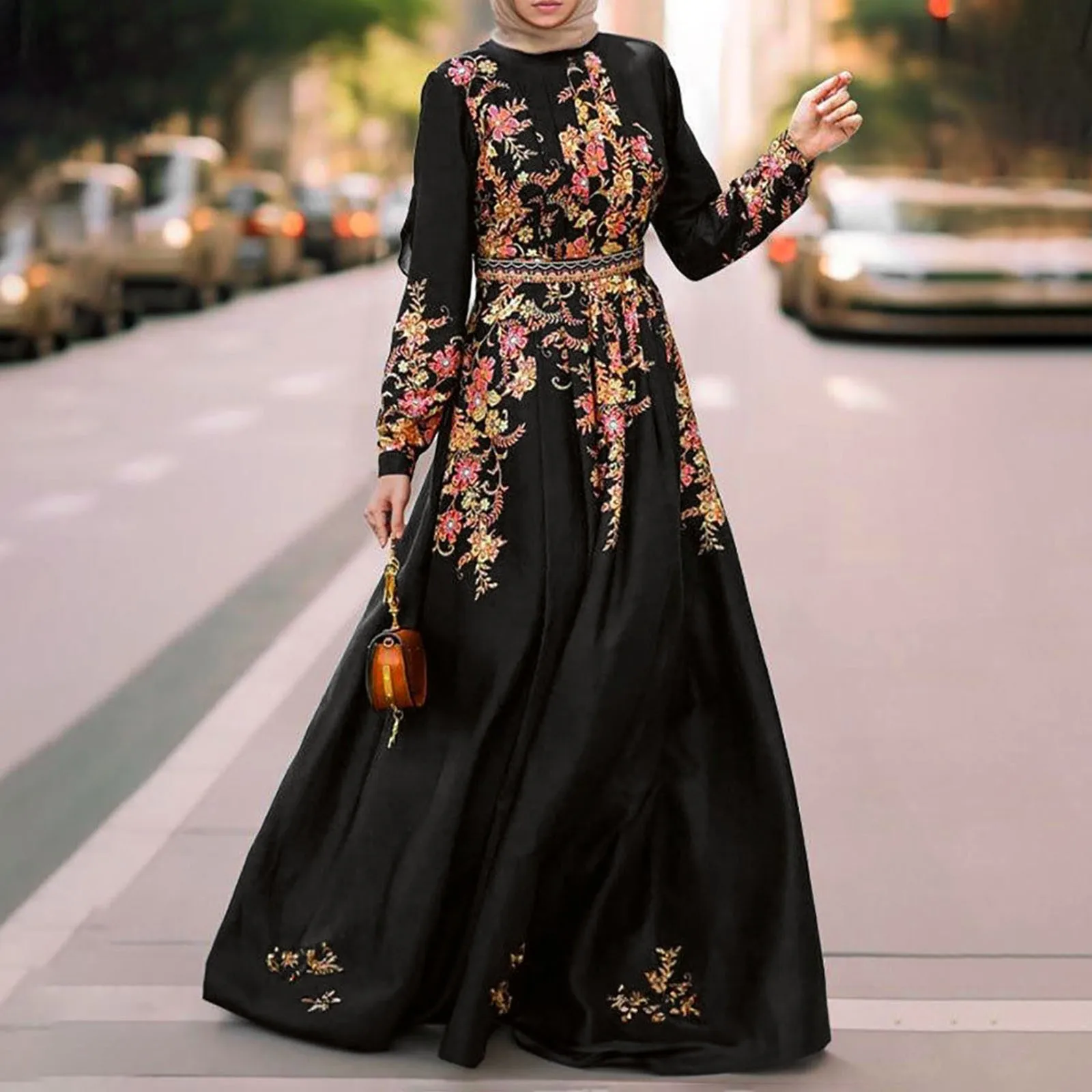 Muslim Floral Embroidery Elegant Long Dress Black Formal Wear High Waist Dresses Slim Long Sleeve O Neck Pleated Dress Women
Muslim Floral Embroidery Elegant Long Dress Black Formal Wear High Waist Dresses Slim Long Sleeve O Neck Pleated Dress Women