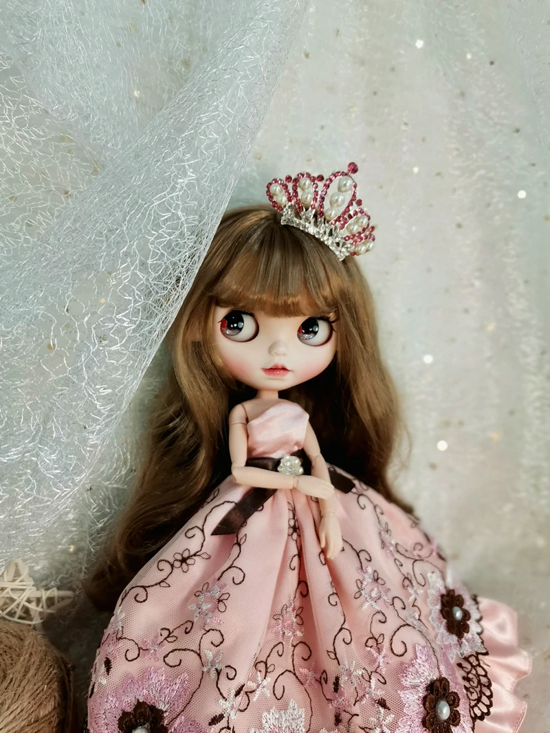 Blythe dress 1/6 crowns dress 30 cm bjd toy cloth (Fit for Pullip,Ob24, Licca)
Blythe dress 1/6 crowns dress 30 cm bjd toy cloth (Fit for Pullip,Ob24, Licca)