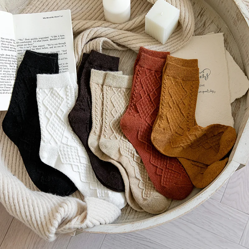 Winter Wool Woman Socks Harajuku Retro Long Socks for Women Girls Thermal Vintage Streetwear Crew Socks Cashmere Japanese Styles
Winter Wool Woman Socks Harajuku Retro Long Socks for Women Girls Thermal Vintage Streetwear Crew Socks Cashmere Japanese Styles