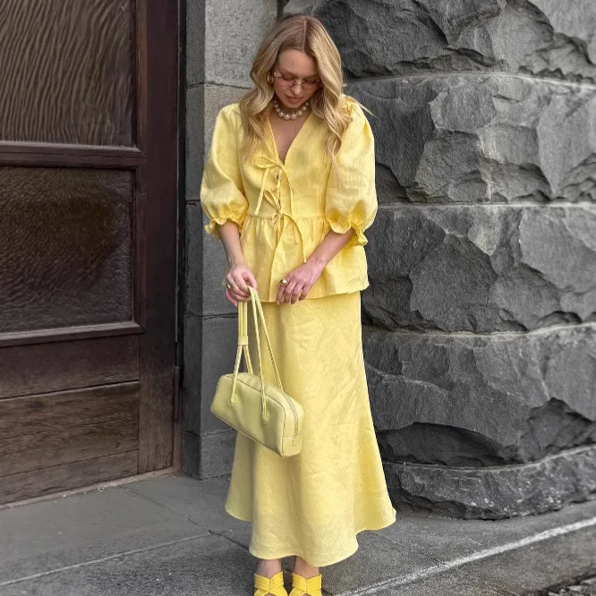 Two Piece Suit Elegant Fashion Women Long Dress Set Spring V-Neck Lace-up Cardigan Top Casual Skirt Set Ruffle Long Dress
Two Piece Suit Elegant Fashion Women Long Dress Set Spring V-Neck Lace-up Cardigan Top Casual Skirt Set Ruffle Long Dress