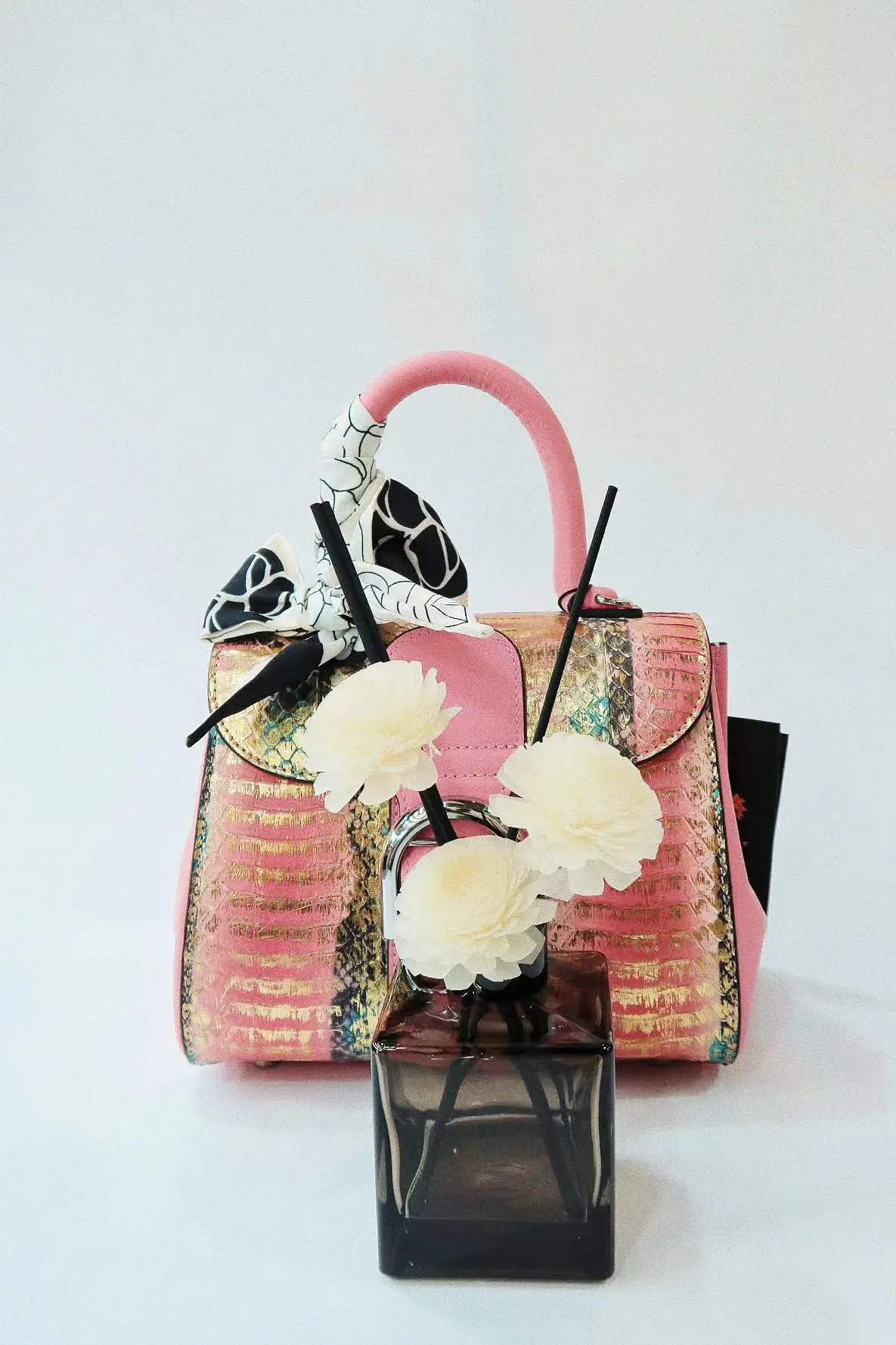 Luxuary Gradient Color Ribbon Elegant Bag Genuine Cowhide Handbag for Women Young Girl Best Love Crossbody Shoulder Bag
Luxuary Gradient Color Ribbon Elegant Bag Genuine Cowhide Handbag for Women Young Girl Best Love Crossbody Shoulder Bag