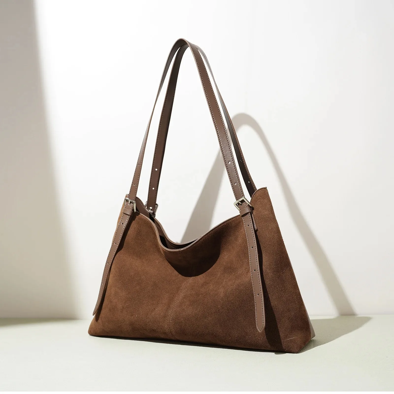 Autumn Winter Fashion Women Suede Cow Leather Large Genuine Grade Shoudler Crossbody Bag Luxury Designer Brand Ladeis Tote Bag
Autumn Winter Fashion Women Suede Cow Leather Large Genuine Grade Shoudler Crossbody Bag Luxury Designer Brand Ladeis Tote Bag