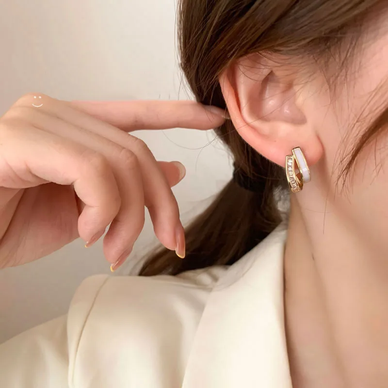 New Fashion Luxury Geometric Stud Earrings For Women Shiny Zircon Stone Inlaid INS Hot Trendy Earring Accessory Jewelry Gifts
New Fashion Luxury Geometric Stud Earrings For Women Shiny Zircon Stone Inlaid INS Hot Trendy Earring Accessory Jewelry Gifts