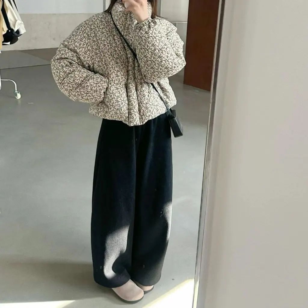 Floral Cotton Outwear for Women High-End Autumn Winter Fashionable And Versatile Korean Style Short Thickened Bread Coat
Floral Cotton Outwear for Women High-End Autumn Winter Fashionable And Versatile Korean Style Short Thickened Bread Coat
