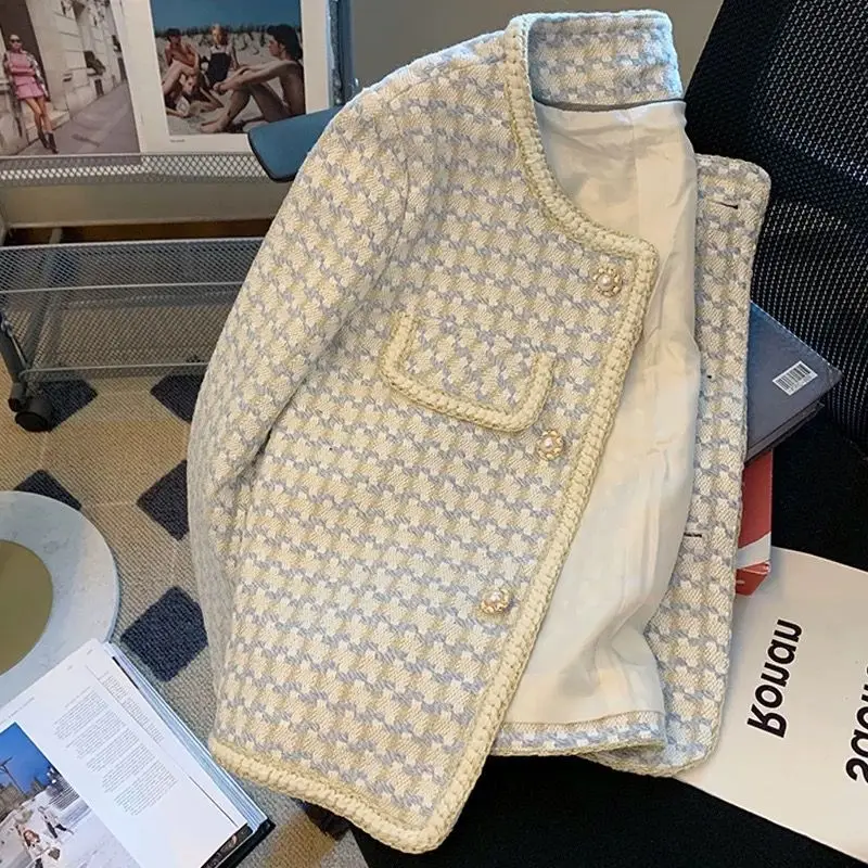 Твидовый пиджак, пальто, женское осеннее шелковистое хлопковое пальто на пуговицах с воротником на талии и зубцами, красивая красивая леди
Твидовый пиджак, пальто, женское осеннее шелковистое хлопковое пальто на пуговицах с воротником на талии и зубцами, красивая красивая леди