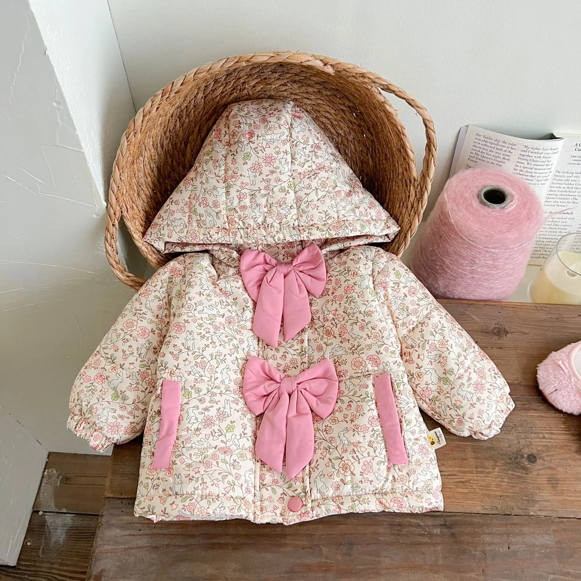 Girls Floral Butterfly Knot Cotton Coat New Velvet Winter Rural Style Cute and Sweet Hooded Cotton Jacket
Girls Floral Butterfly Knot Cotton Coat New Velvet Winter Rural Style Cute and Sweet Hooded Cotton Jacket
