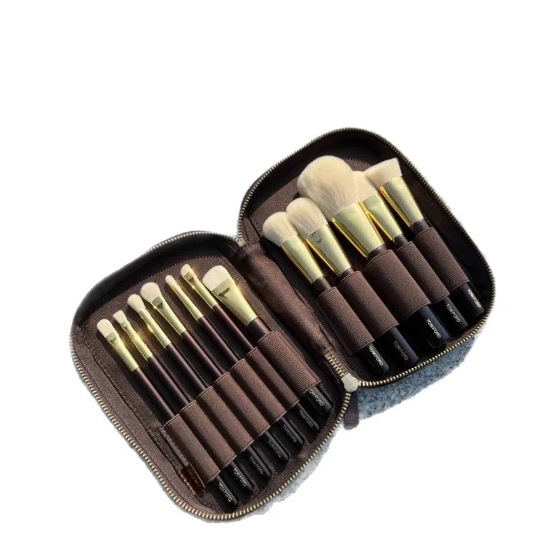 Makeup brush high-end gift set, foundation brush, eyeliner brushs, makeup brushs with gift box.
Makeup brush high-end gift set, foundation brush, eyeliner brushs, makeup brushs with gift box.