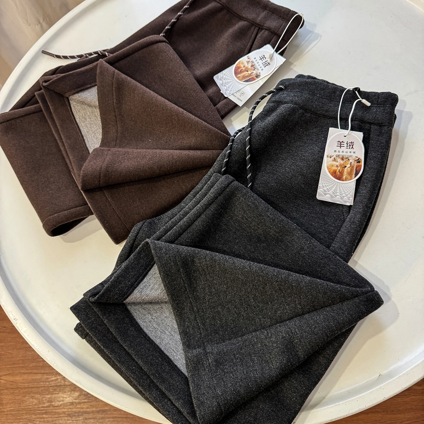 Шелковые ацетатные брюки-палаццо с высокой талией для женщин, утепленные, прямого кроя, осенне-зимние
Шелковые ацетатные брюки-палаццо с высокой талией для женщин, утепленные, прямого кроя, осенне-зимние