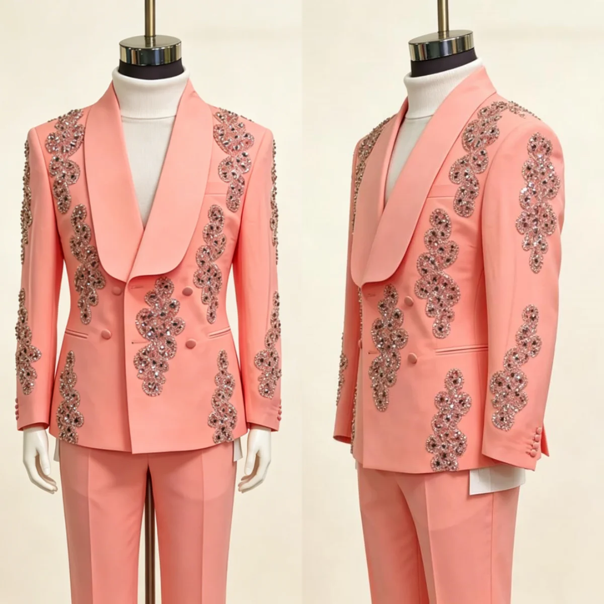Fashion Appliques Men's Suits Double Breasted Shawl Lapel Pant Sets Loose Fit Prom Male Party 2 Pieces Customized
Fashion Appliques Men's Suits Double Breasted Shawl Lapel Pant Sets Loose Fit Prom Male Party 2 Pieces Customized