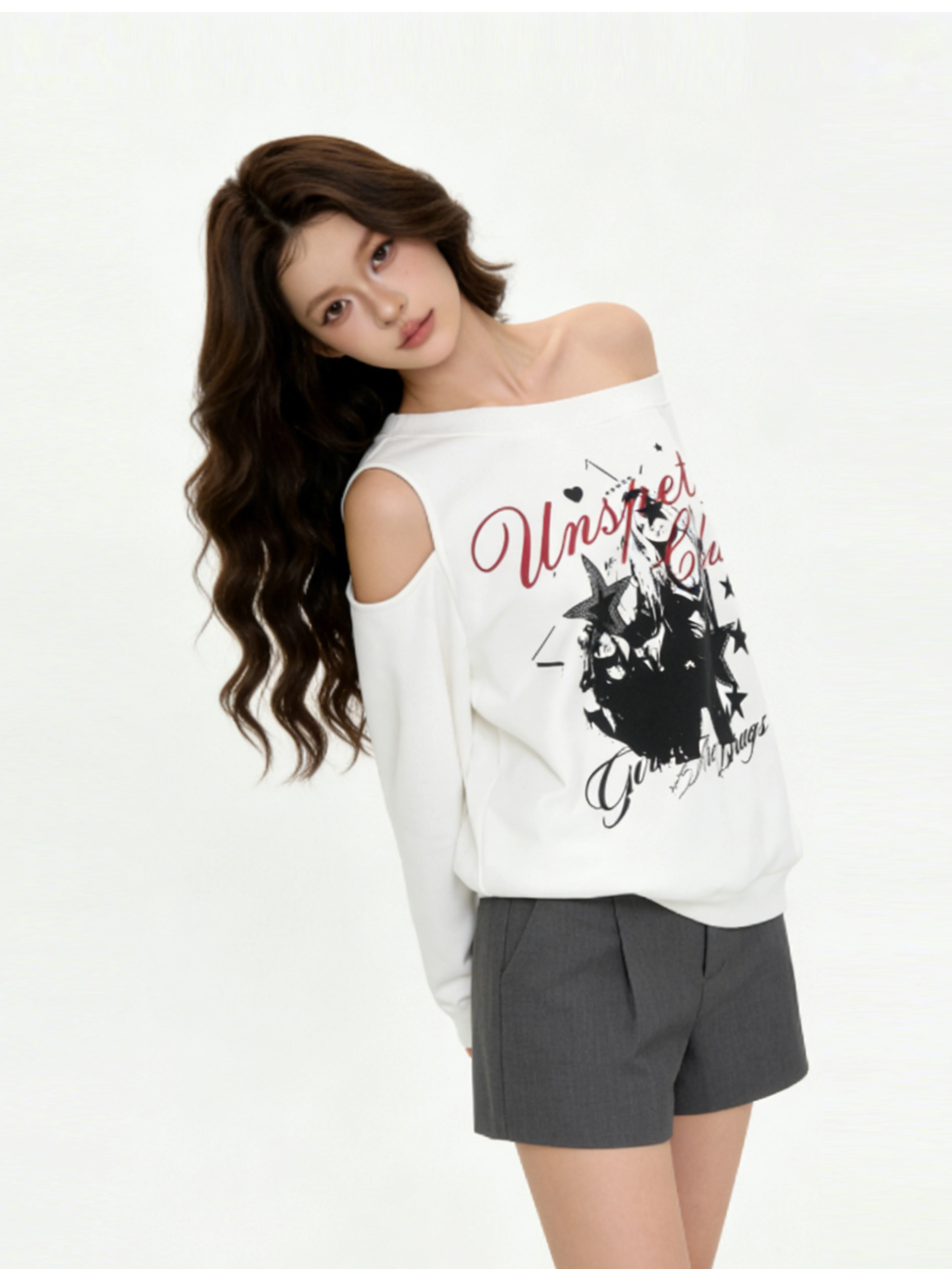 Sweet Cool Shoulder Printed Sweatshirt Women's American Retro Design Slim High Street Versatile Spicy Girl Top Small Ball Ball
Sweet Cool Shoulder Printed Sweatshirt Women's American Retro Design Slim High Street Versatile Spicy Girl Top Small Ball Ball