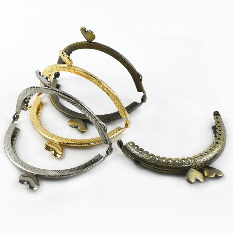 2/5/10Pcs Meetee 85mm Double Heart Beads Semicircle Metal Purse Frame Kiss Clasp Clutch DIY Bags Hardware Craft Accessories
2/5/10Pcs Meetee 85mm Double Heart Beads Semicircle Metal Purse Frame Kiss Clasp Clutch DIY Bags Hardware Craft Accessories