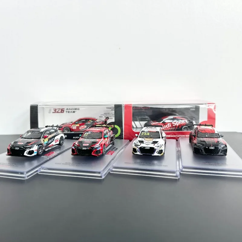 KILOworks 1:64 Audi RS3 LMS TCR имитационная статическая модель автомобиля из сплава, праздничная подарочная игрушка для мальчиков, украшение для коллекции для взрослых.
KILOworks 1:64 Audi RS3 LMS TCR имитационная статическая модель автомобиля из сплава, праздничная подарочная игрушка для мальчиков, украшение для коллекции для взрослых.