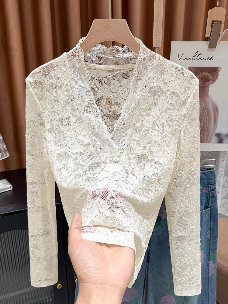 Женская нижняя одежда Ele White Lace Base, новинка весны, тонкий кружевной топ с V-образным вырезом, модный, дышащий, из нейлона
Женская нижняя одежда Ele White Lace Base, новинка весны, тонкий кружевной топ с V-образным вырезом, модный, дышащий, из нейлона