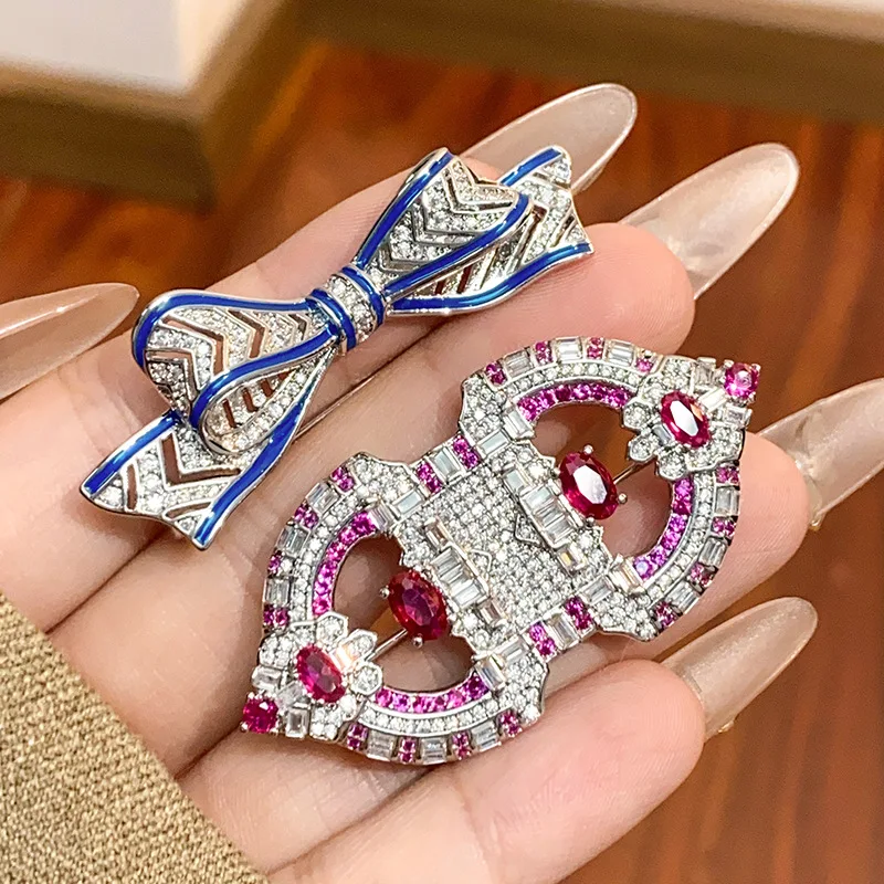 The new vintage color treasure clothing accessories suit Cheongsam brooch imitation of ladies high sense of all the pins
The new vintage color treasure clothing accessories suit Cheongsam brooch imitation of ladies high sense of all the pins