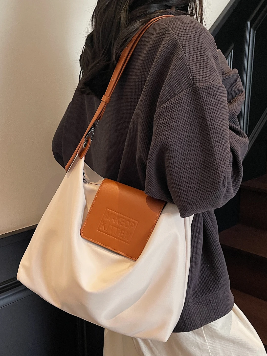 Trendy Color Blo Nylon Tot Bag Women's Crossbody oulder Bag Large Capaci Faionable Commuter Bag Soft Square ape
Trendy Color Blo Nylon Tot Bag Women's Crossbody oulder Bag Large Capaci Faionable Commuter Bag Soft Square ape