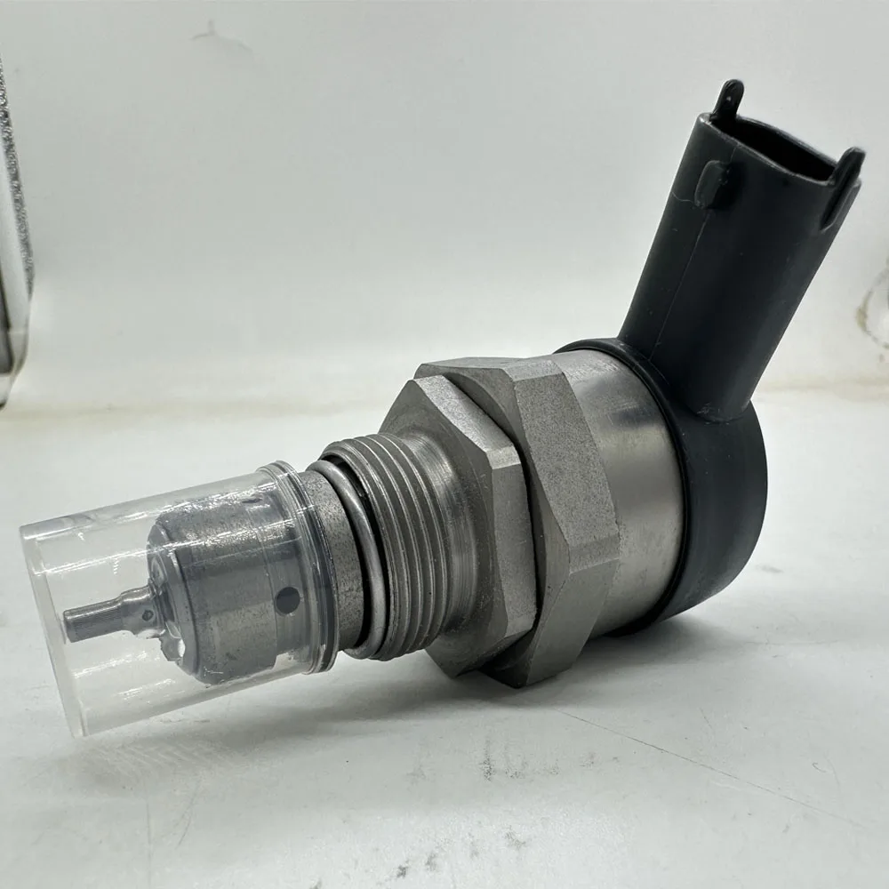 0281002859 057130764H for B-OSCH Fuel Rail Pressure Relief Valve 0281002858 03L906054A For Audii A3 A4 Q3 Q5 Q7 V-W
0281002859 057130764H for B-OSCH Fuel Rail Pressure Relief Valve 0281002858 03L906054A For Audii A3 A4 Q3 Q5 Q7 V-W