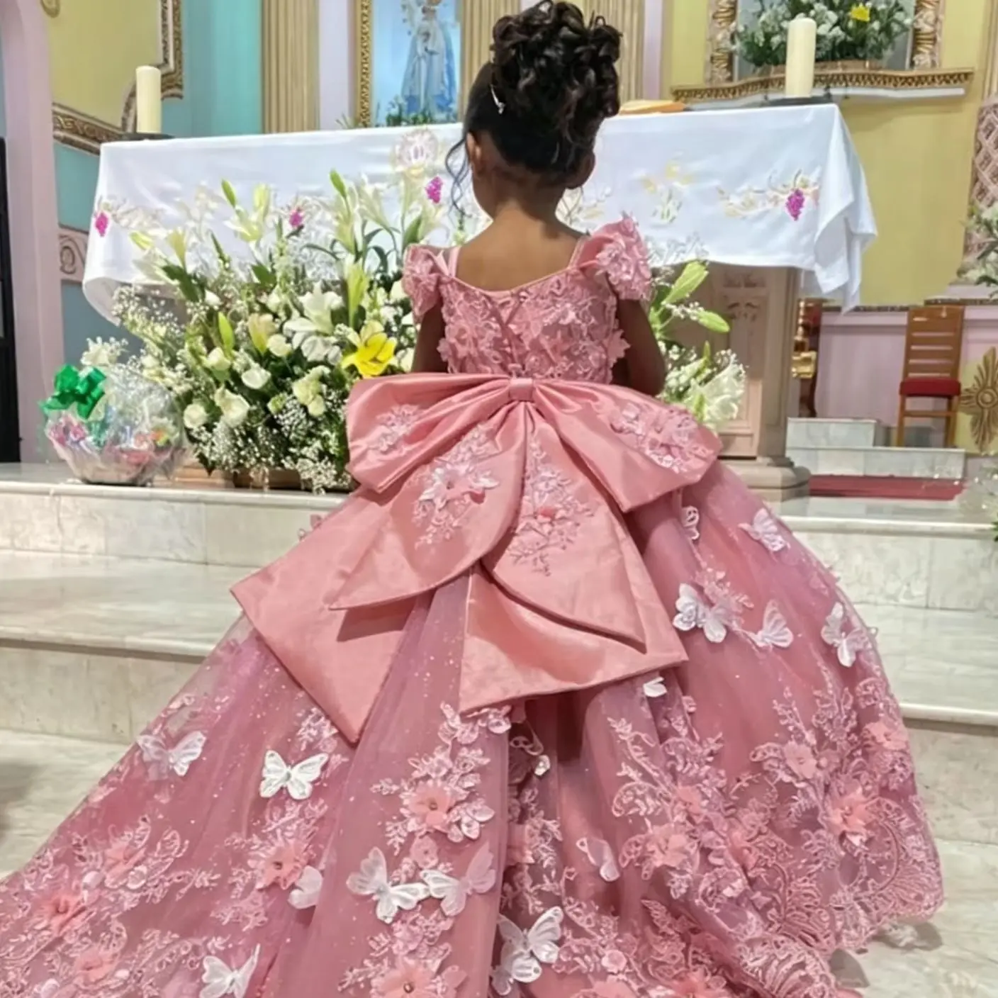 Customized Flower Girl Dresses for Wedding with Bows Lace Applique Tulle Floor Lenght Kids Birthday First Communion Gowns
Customized Flower Girl Dresses for Wedding with Bows Lace Applique Tulle Floor Lenght Kids Birthday First Communion Gowns