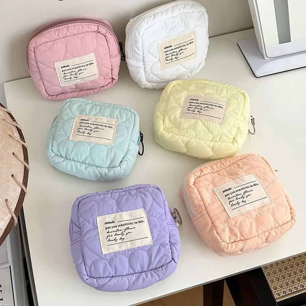 Mini Makeup Case for Girls Small Fashion Love Cosmetic Bags Portable Lipstick Data Cable Sanitary Napkins Coin Bags
Mini Makeup Case for Girls Small Fashion Love Cosmetic Bags Portable Lipstick Data Cable Sanitary Napkins Coin Bags