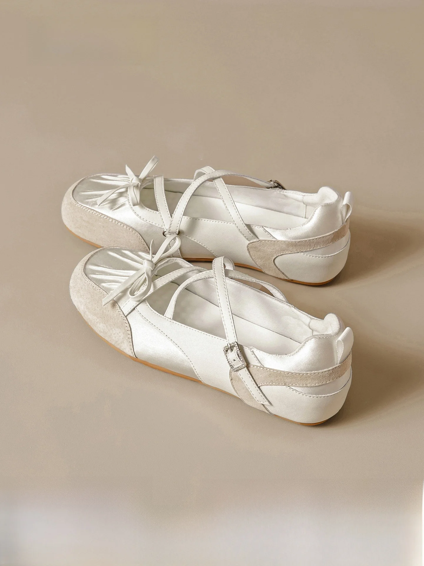 Agsdon Flat Mary Jane Shoes Breathable Ballet Training Sports Sandals for Girls Summer Comfortable Flats round Toe PVC Outsole
Agsdon Flat Mary Jane Shoes Breathable Ballet Training Sports Sandals for Girls Summer Comfortable Flats round Toe PVC Outsole