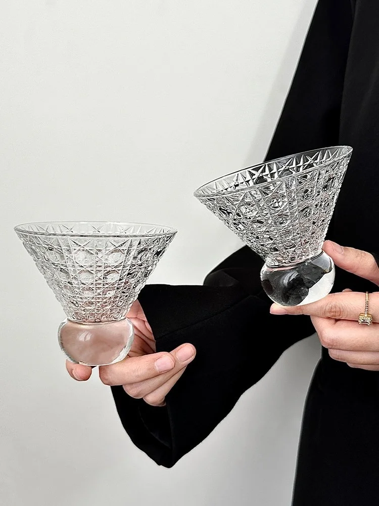 Ins Sle American Coffee Glass ort Foot i Cup Home Use Ice Gem Pattern Cotail Cup Nordic Vintage Transparent Glass
Ins Sle American Coffee Glass ort Foot i Cup Home Use Ice Gem Pattern Cotail Cup Nordic Vintage Transparent Glass