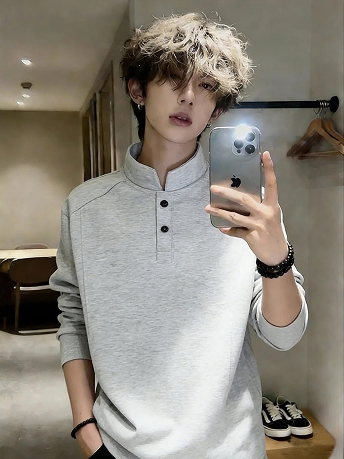 Мужская толстовка с воротником-хенли, длинными рукавами, для ношения под одеждой, весенняя, модная, повседневная, удобная, свободного кроя, в американском стиле
Мужская толстовка с воротником-хенли, длинными рукавами, для ношения под одеждой, весенняя, модная, повседневная, удобная, свободного кроя, в американском стиле