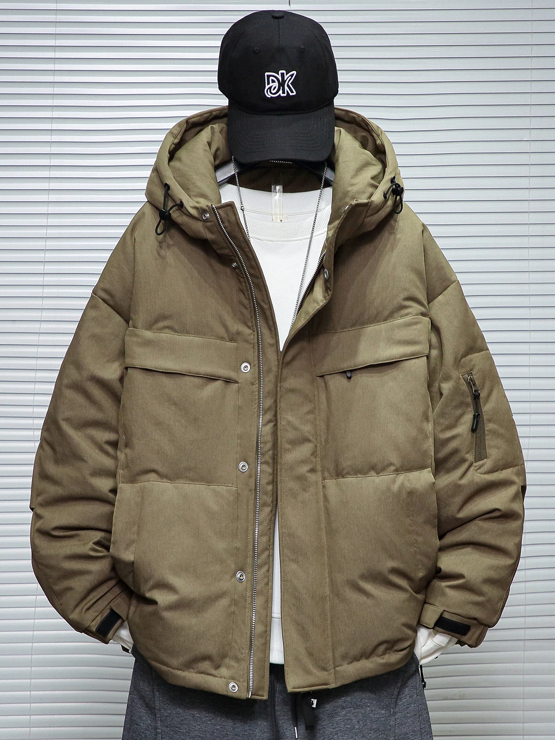 Утепленная мужская зимняя куртка-пуховик большого размера с капюшоном, защитой от холода, принтом-надписью, повседневная, из полиэфирного волокна
Утепленная мужская зимняя куртка-пуховик большого размера с капюшоном, защитой от холода, принтом-надписью, повседневная, из полиэфирного волокна