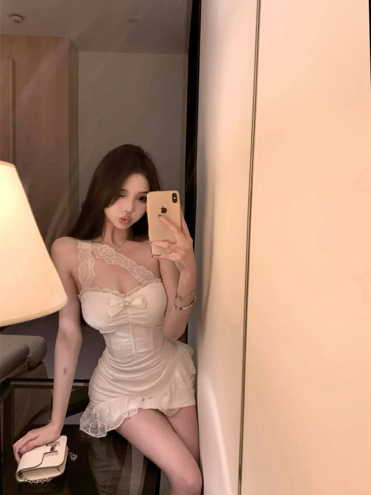 Сексуальная кружевная лоскутная юбка Pure Desire с одним плечевым ремнем Dr, женская облегающая зимняя белая юбка ort с высокой талией
Сексуальная кружевная лоскутная юбка Pure Desire с одним плечевым ремнем Dr, женская облегающая зимняя белая юбка ort с высокой талией