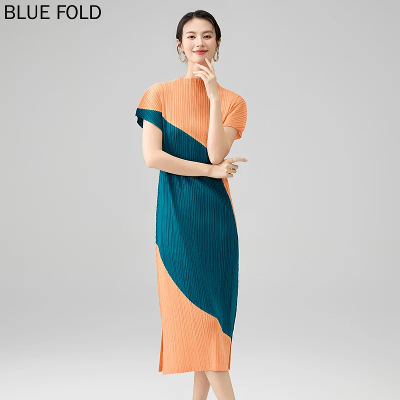 Miyake 2025 Spring and Summer New Color Matching Half High Neck Short Sleeve Pleated Dress Slimming Temperament Long Dress Femal
Miyake 2025 Spring and Summer New Color Matching Half High Neck Short Sleeve Pleated Dress Slimming Temperament Long Dress Femal