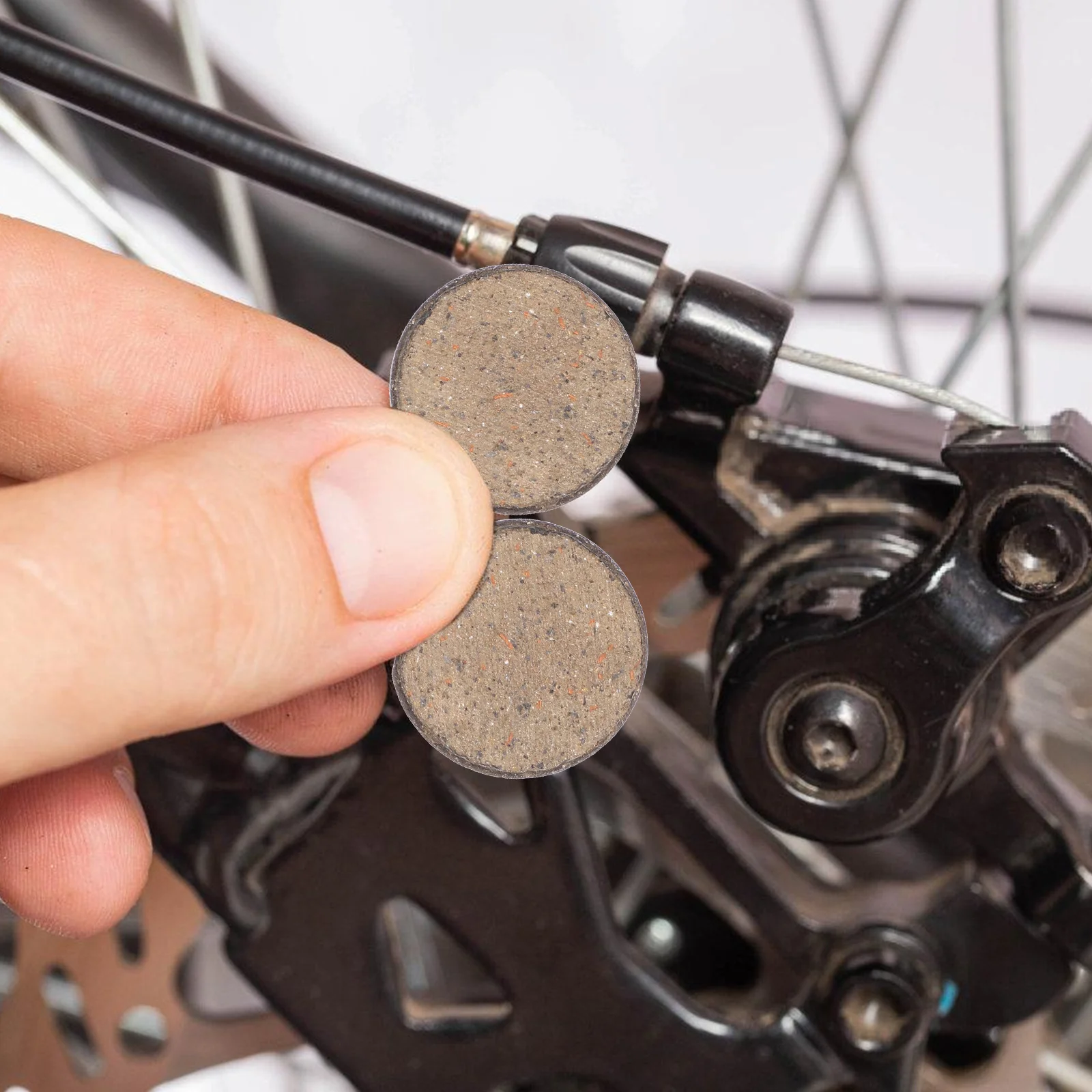 2Pairs Bike Brake Pads Disc Brake Replacement Pads Wear Resistant for Mountain Bicycle Electric Bike Cycling Bicycle Discs
2Pairs Bike Brake Pads Disc Brake Replacement Pads Wear Resistant for Mountain Bicycle Electric Bike Cycling Bicycle Discs