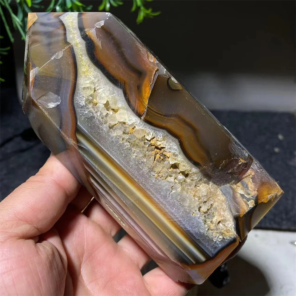 Natural Agate Druzy Stone And Crystal Tower Healing Gemstones Geode Point Wand Witchcraft Home Decoration Modern
Natural Agate Druzy Stone And Crystal Tower Healing Gemstones Geode Point Wand Witchcraft Home Decoration Modern
