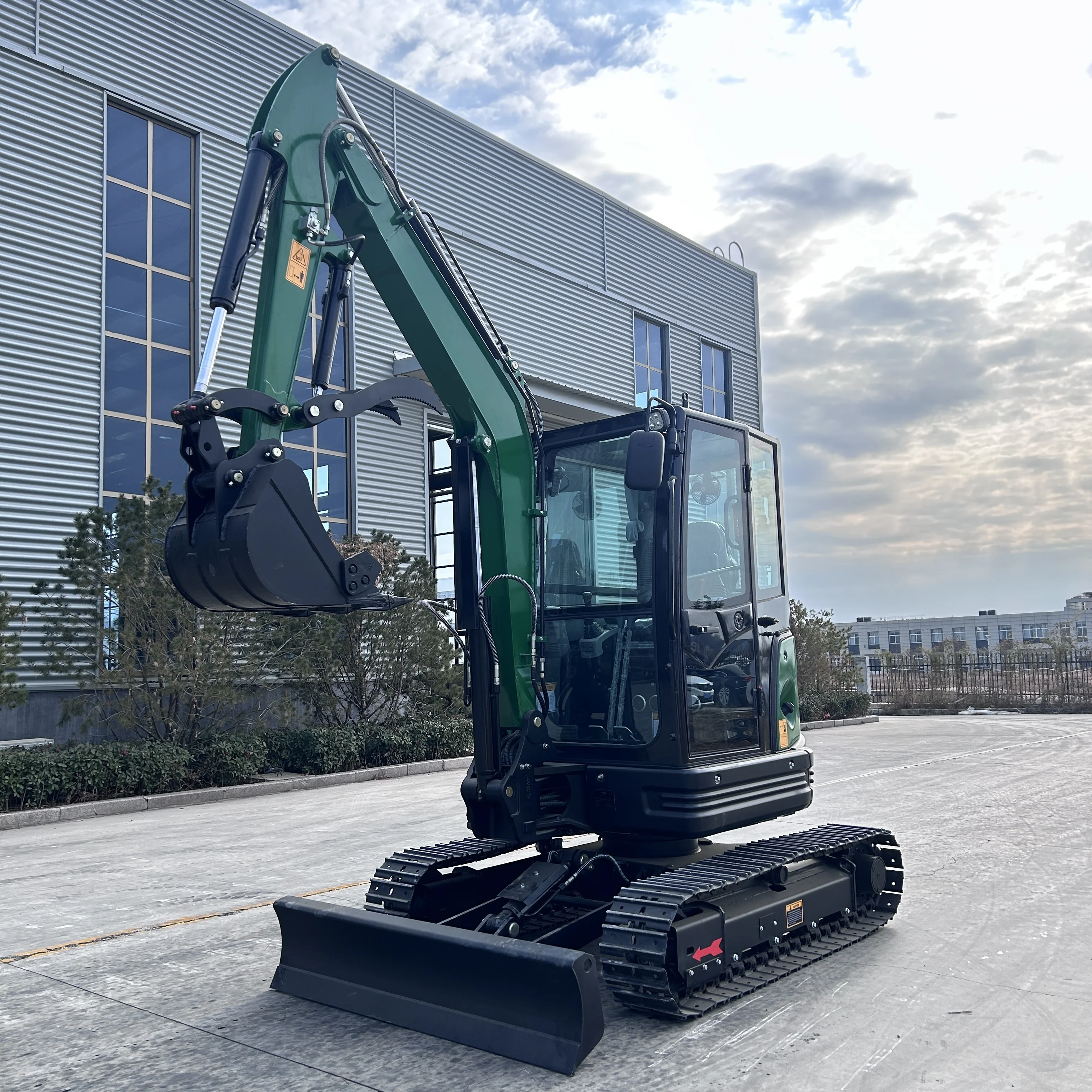 Низкие цены на заводские цены на небольшие фермы с использованием 3,5-тонных мини-гусеничных экскаваторов на продажу, все детали на продажу
Низкие цены на заводские цены на небольшие фермы с использованием 3,5-тонных мини-гусеничных экскаваторов на продажу, все детали на продажу