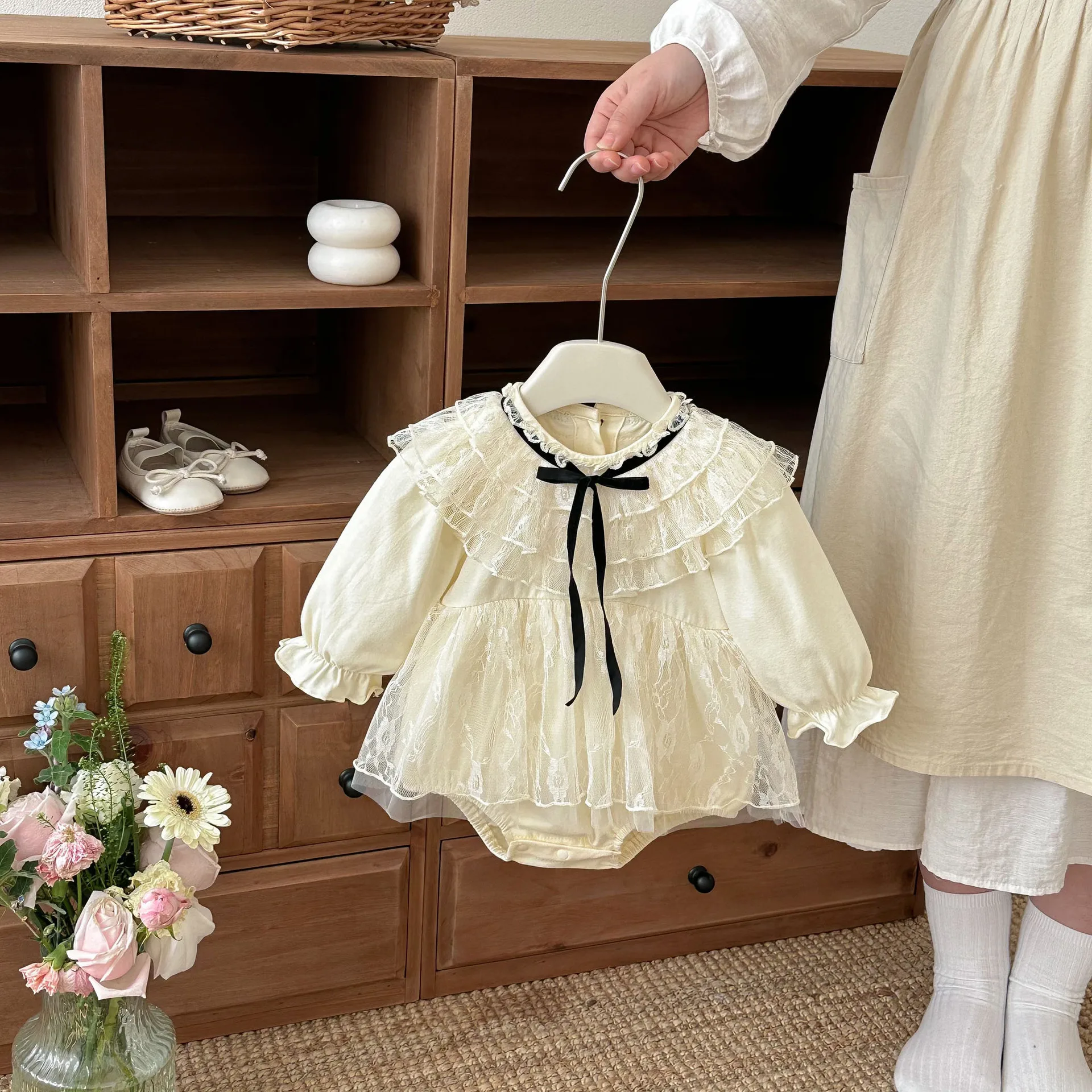 3M-2T Spring Baby Clothing Black Bow Bodysuit for Newborns Apricot Lace Long Sleeve Dress for Girls
3M-2T Spring Baby Clothing Black Bow Bodysuit for Newborns Apricot Lace Long Sleeve Dress for Girls