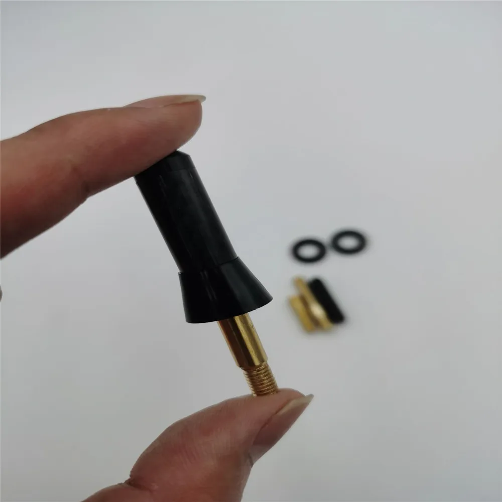 Car Roof Antenna 3.5cm Carbon Fiber Short For SKODA octavia 2004 2000 seat leon 1999 2005
Car Roof Antenna 3.5cm Carbon Fiber Short For SKODA octavia 2004 2000 seat leon 1999 2005
