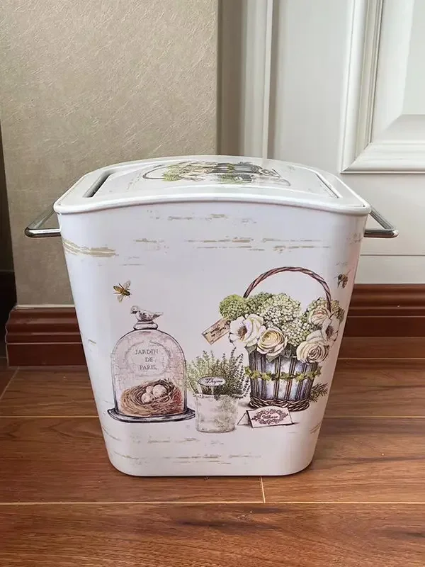 Imitation porcelain swing-top trash can - Nordic style with lid, living room and bedroom toilet paper holder
Imitation porcelain swing-top trash can - Nordic style with lid, living room and bedroom toilet paper holder