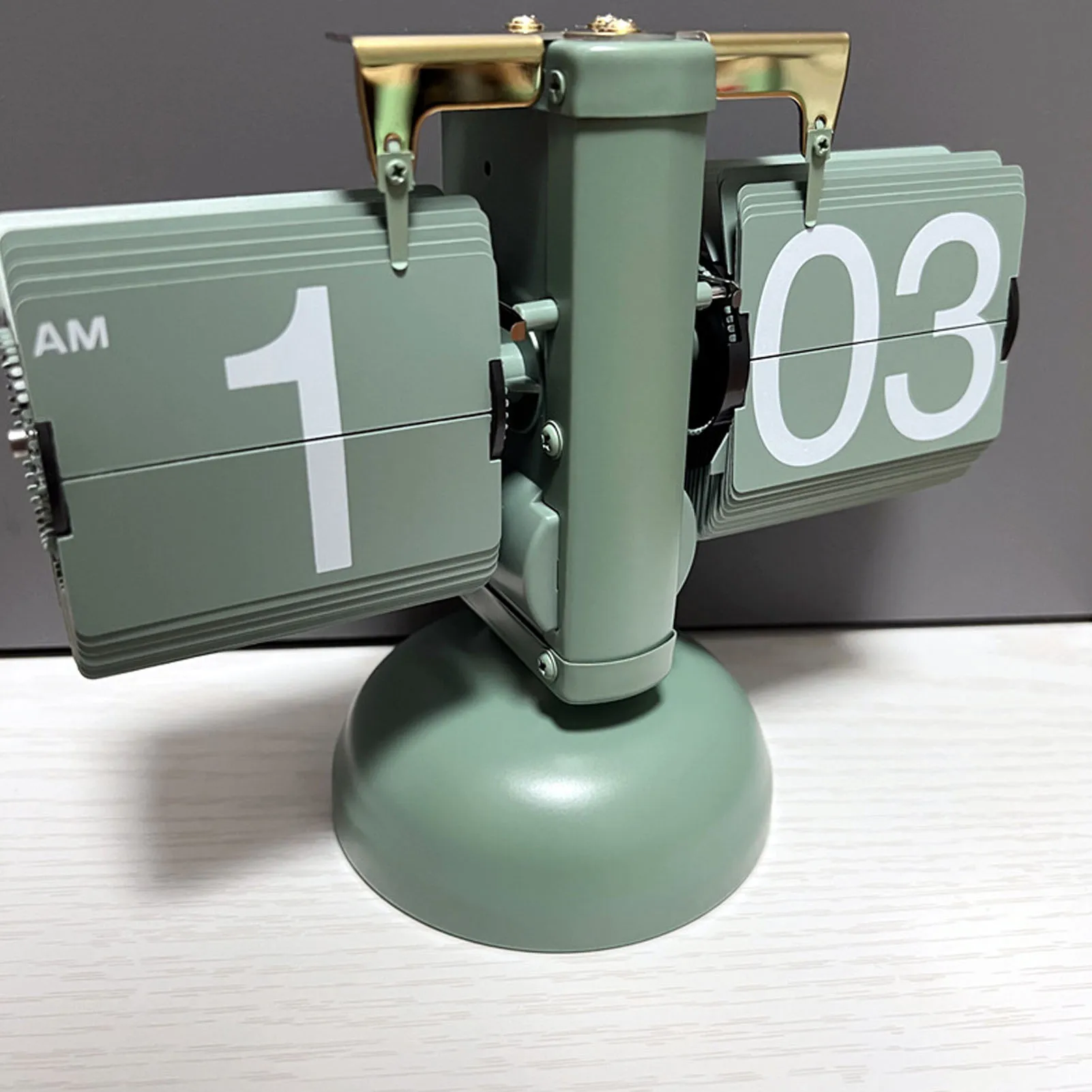 Retro Flip Down Clock Stable Accuracy Creative Auto Flip Mechanical Clock for Home Office Decor Vintage Desk Clock
Retro Flip Down Clock Stable Accuracy Creative Auto Flip Mechanical Clock for Home Office Decor Vintage Desk Clock