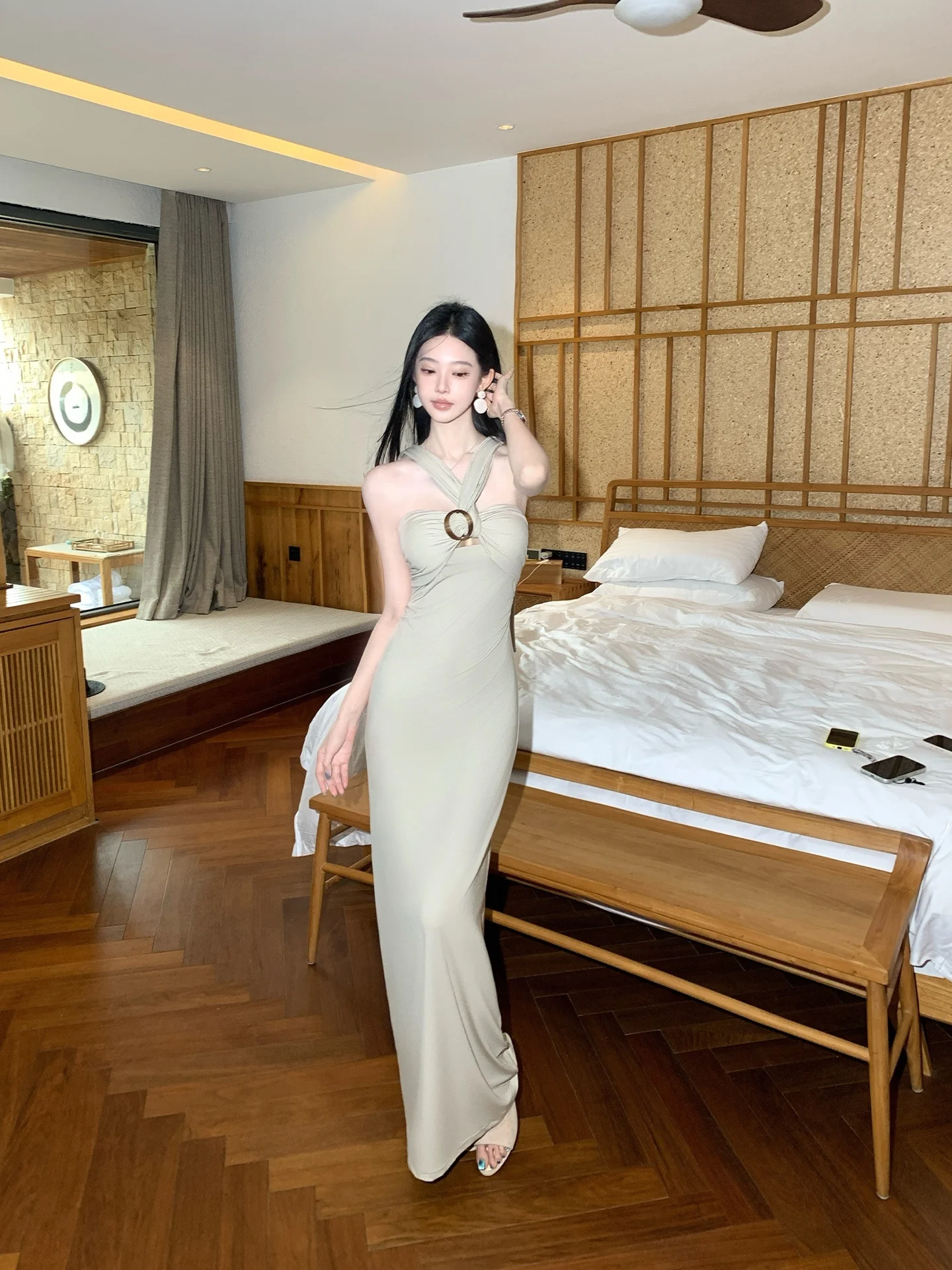 ALIN Cry Cake Lyrical Resin Sa Design Pleated Ne Hanging Dr Ladies Commute Sle Spring Summer Svel Gown
ALIN Cry Cake Lyrical Resin Sa Design Pleated Ne Hanging Dr Ladies Commute Sle Spring Summer Svel Gown
