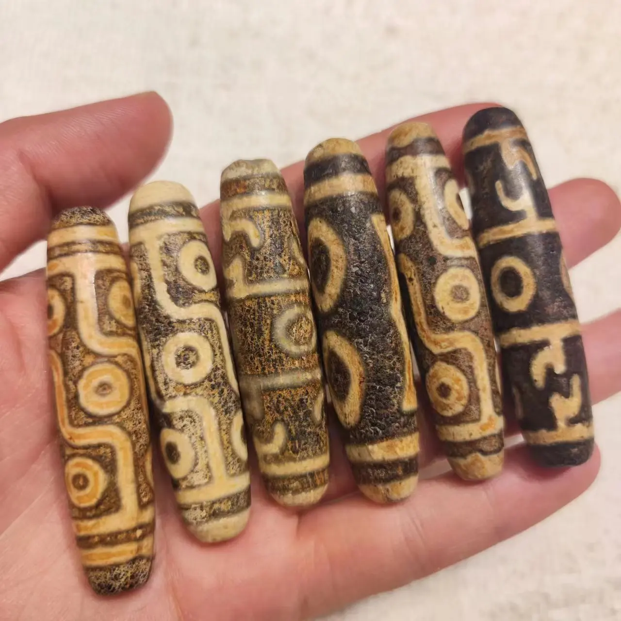 1 шт./партия, натуральный Старый Агат dzi, несколько шаблонов, минеральный цвет, погодоустойчивые линии, РЕДКИЕ ДРЕВНИЕ сорта, аксессуары, ювелирные изделия, «сделай сам»
1 шт./партия, натуральный Старый Агат dzi, несколько шаблонов, минеральный цвет, погодоустойчивые линии, РЕДКИЕ ДРЕВНИЕ сорта, аксессуары, ювелирные изделия, «сделай сам»